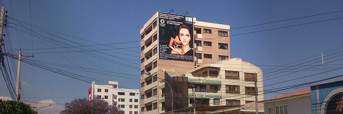 Anuncio gigante legend marketing